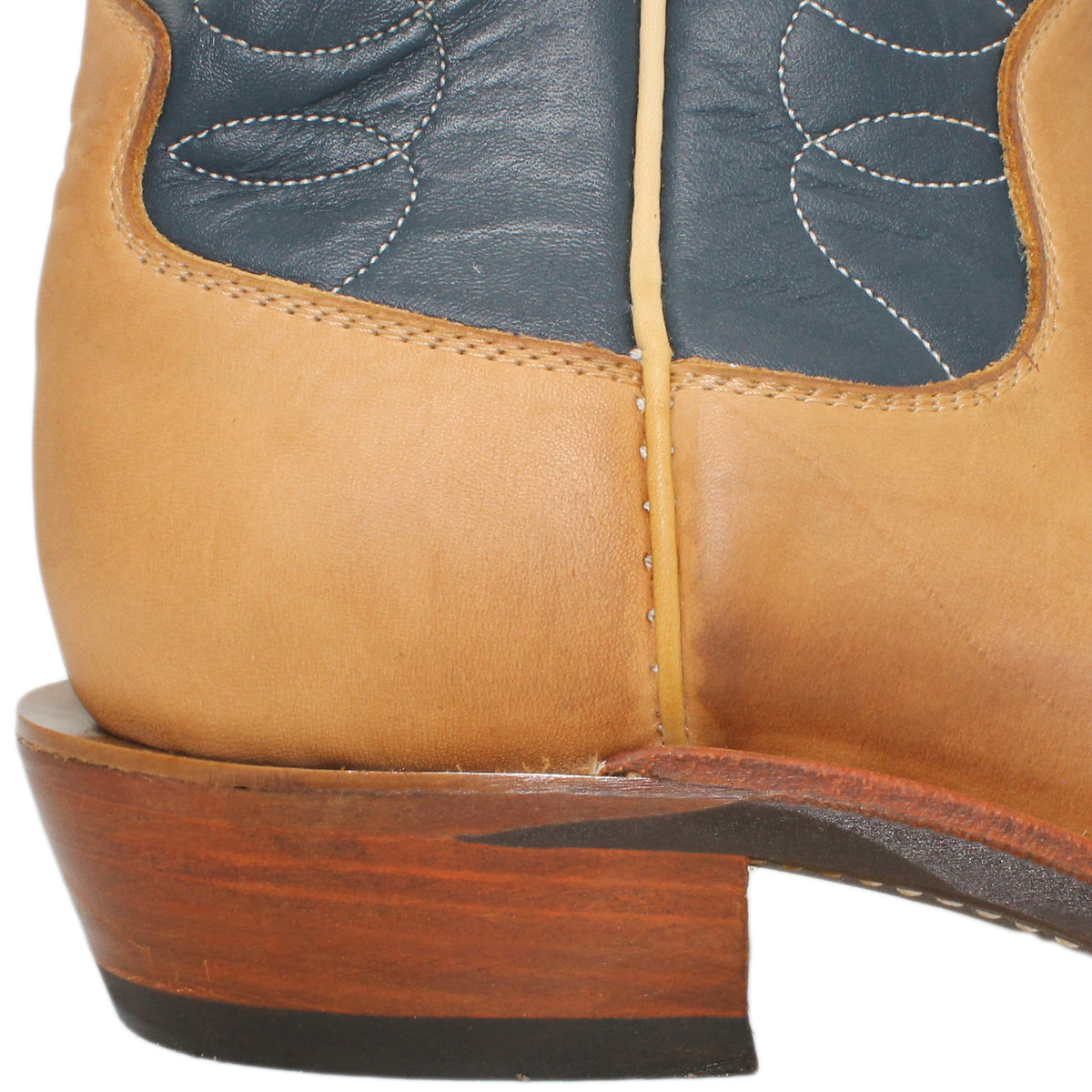 12" Blue upper w/ Loops Stitching
Buckskin Rough Out Steer Vamp
Wide French Square Toe
Slightly Tapered Heel