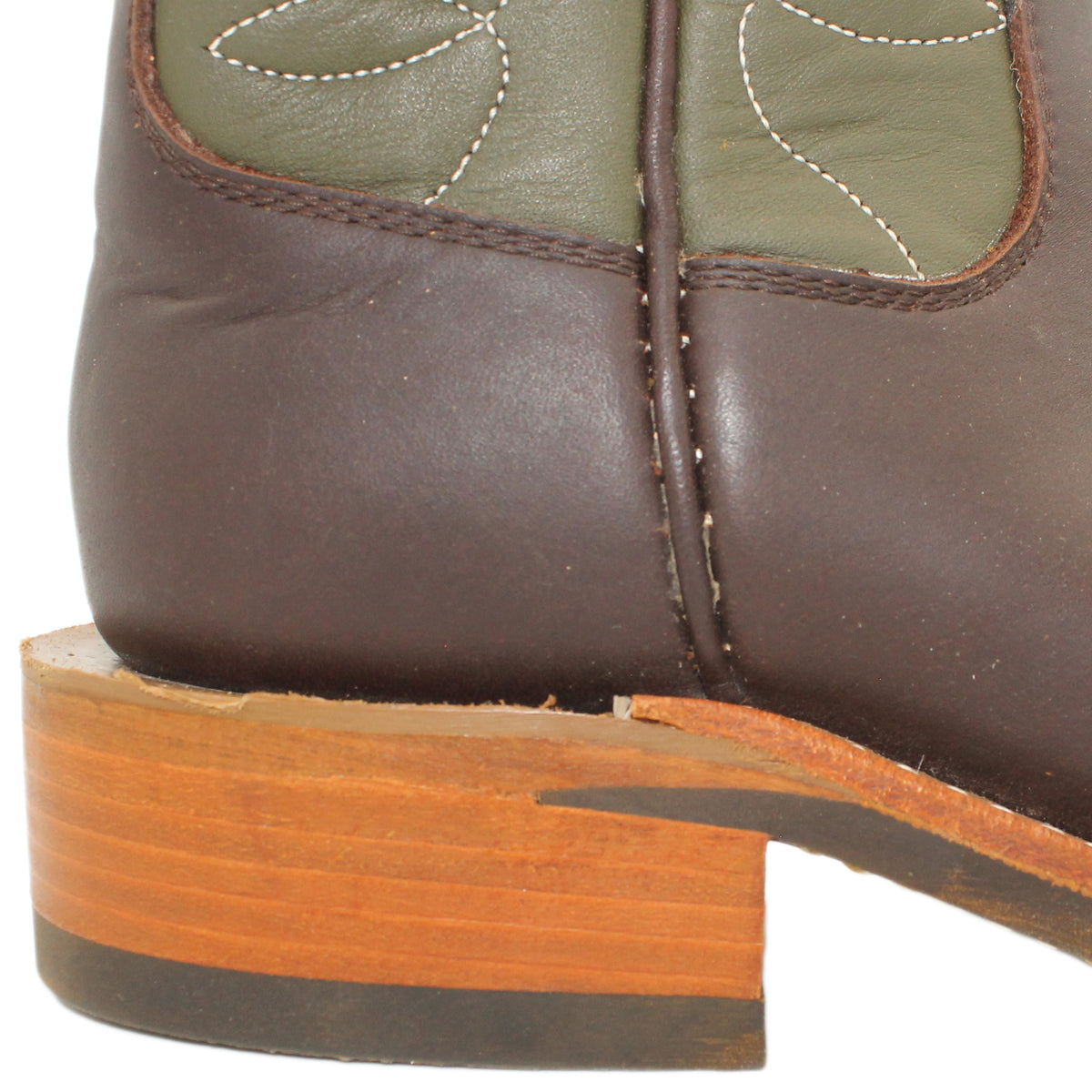 12" Forest Upper w/ Loops Stitching
Brown Timberjack Steer Vamp
Regular French Square Toe
Block Heel