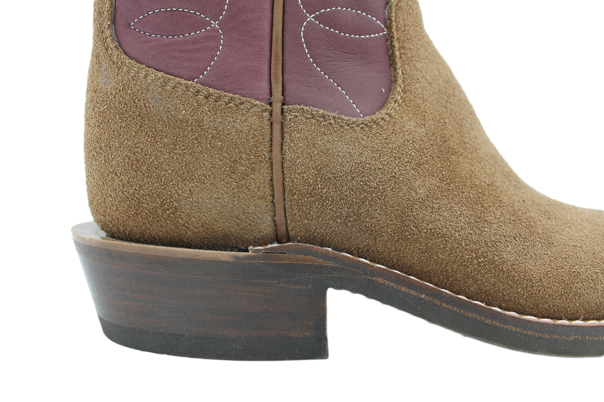 12" Wine Upper w/ Loops Stitching
Saddle Timberjack Rough Out Steer Vamp
Wide French Square Toe
Slightly Tapered Heel