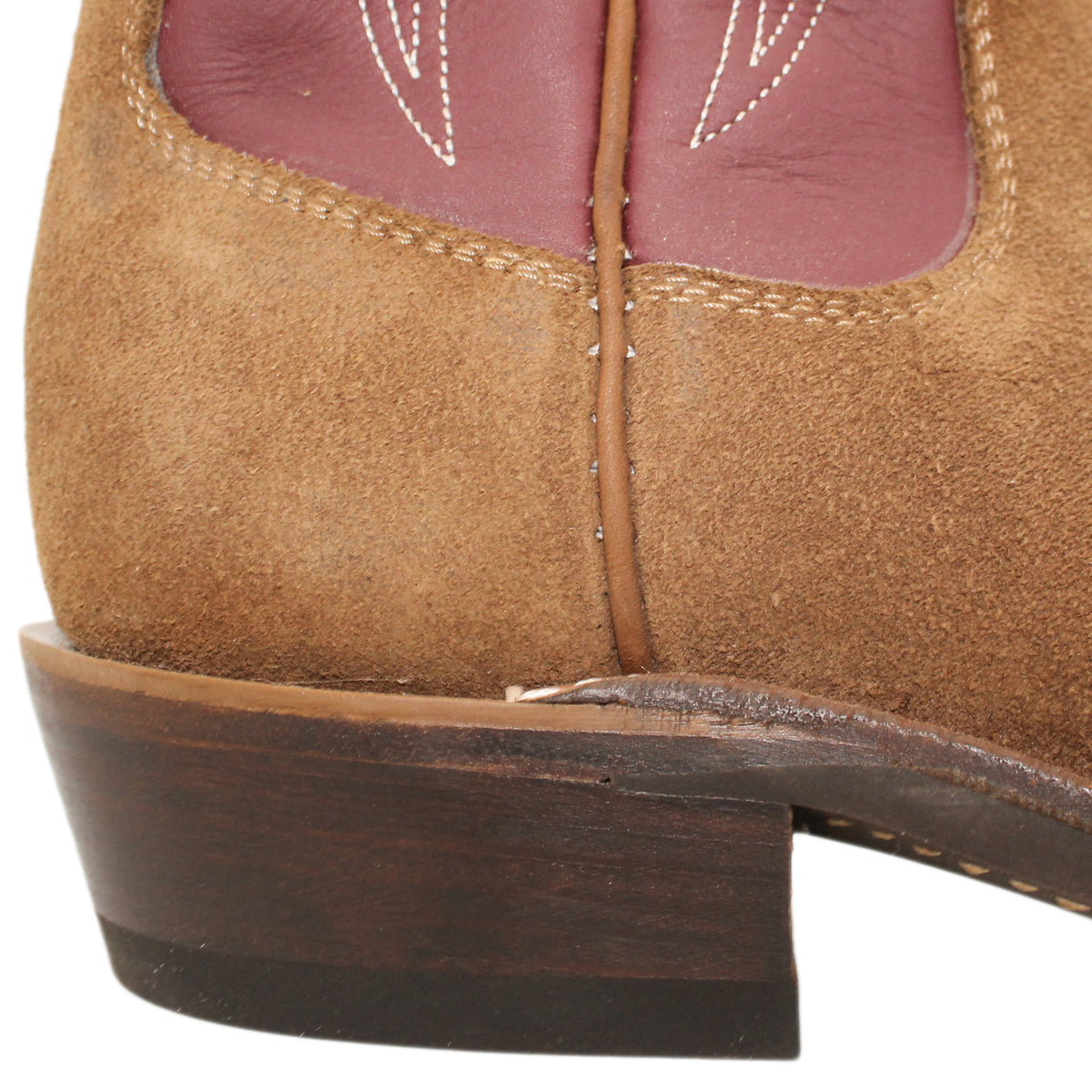16" Wine Uppers w/ Tulip Stitching
Saddle Timberjack Rough Out Steer Vamp
Wide French Square Toe
Slightly Tapered Heel