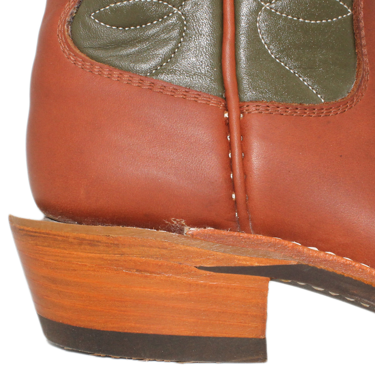 12" Forest Upper w/ Loops Stitching

Tan Timberjack Steer Vamp

Regular French Square Toe

Slightly Tapered Heel
