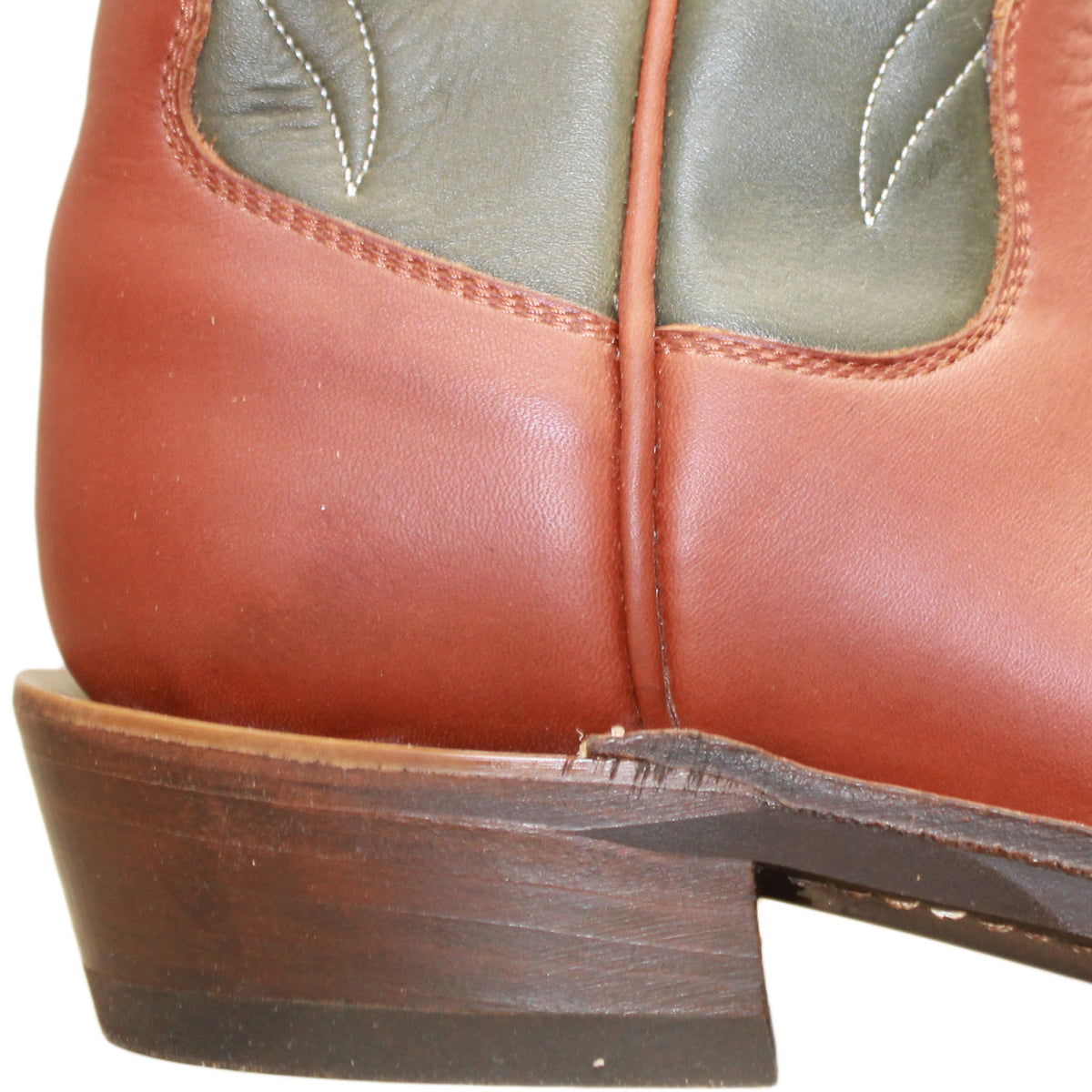 14" Forest upper w/ Beck Classic Stitching

Tan Timberjack Steer Vamp

Wide French Square Toe

Slightly Tapered Heel