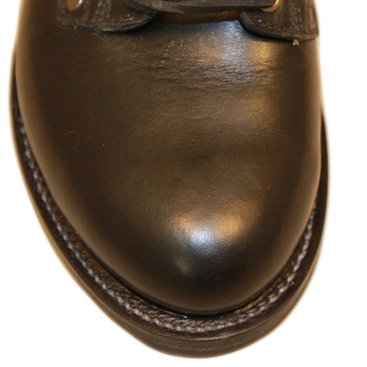8" Lace-Up

Black Steer

Round toe

Block Heel